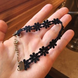 Simple black  flower bracelet